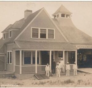 17123b,c... (photo) U.S. Life Saving Station, Knobbs Beach /  Plum Island, Mass. c.1910.