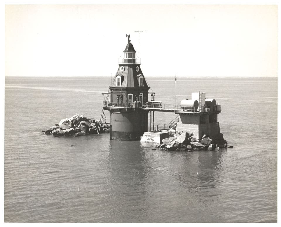 29172. Official U.S. Coast Guard Photographs light stations, lightships, boats, stations 1950's - 1960's.