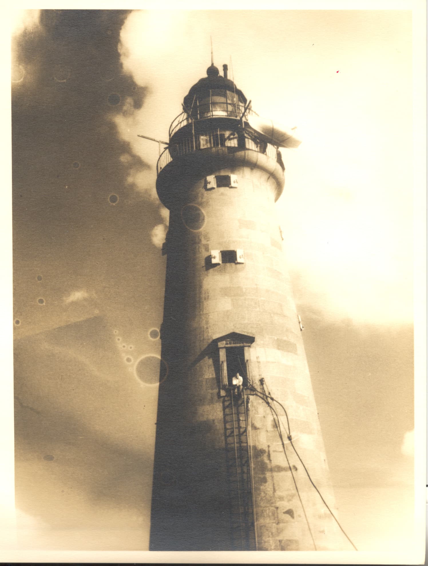28251b. (photo) Minot’s Ledge Lighthouse, Cohasset, Mass. c.1930’s – 1950’s