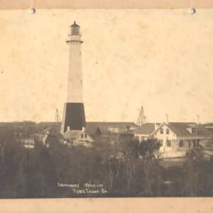 34013. (mounted photo) Tybee Island Lighthouse, Ga., with 1887-1914 daymarks / range lights.
