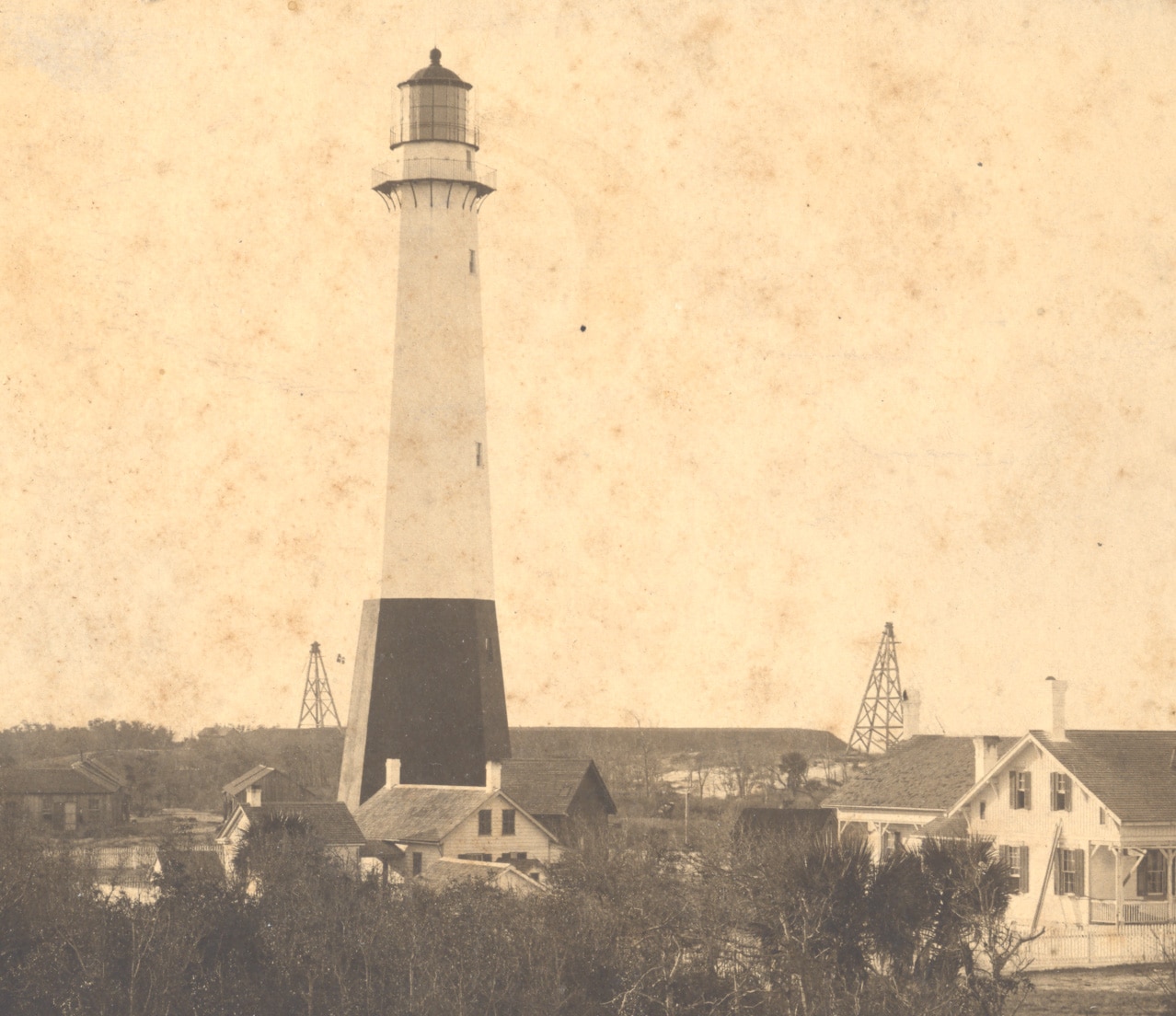 34013. (mounted photo) Tybee Island Lighthouse, Ga., with 1887-1914 daymarks / range lights. - Image 2